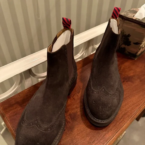 Beautiful new Polo Ralph Lauren brown suede Chelsea boots. 9.5 D. Polo Ralph Lauren Brown Suede Boots for Men for Sale | Shop  main image 2